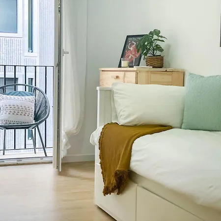 Aires Mediterraneos En Pleno Corazon De アリカンテ