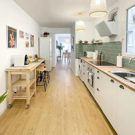 Aires Mediterraneos En Pleno Corazon De アパート *